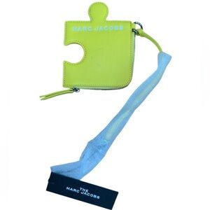 marc jacob’s new with tags vibrant yellow puzzle cardholder wallet!